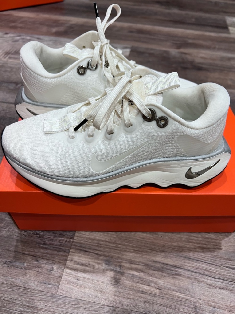 Womens Nike Motiva